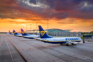 Ryanair cede y permite el libro de familia a menores de 14